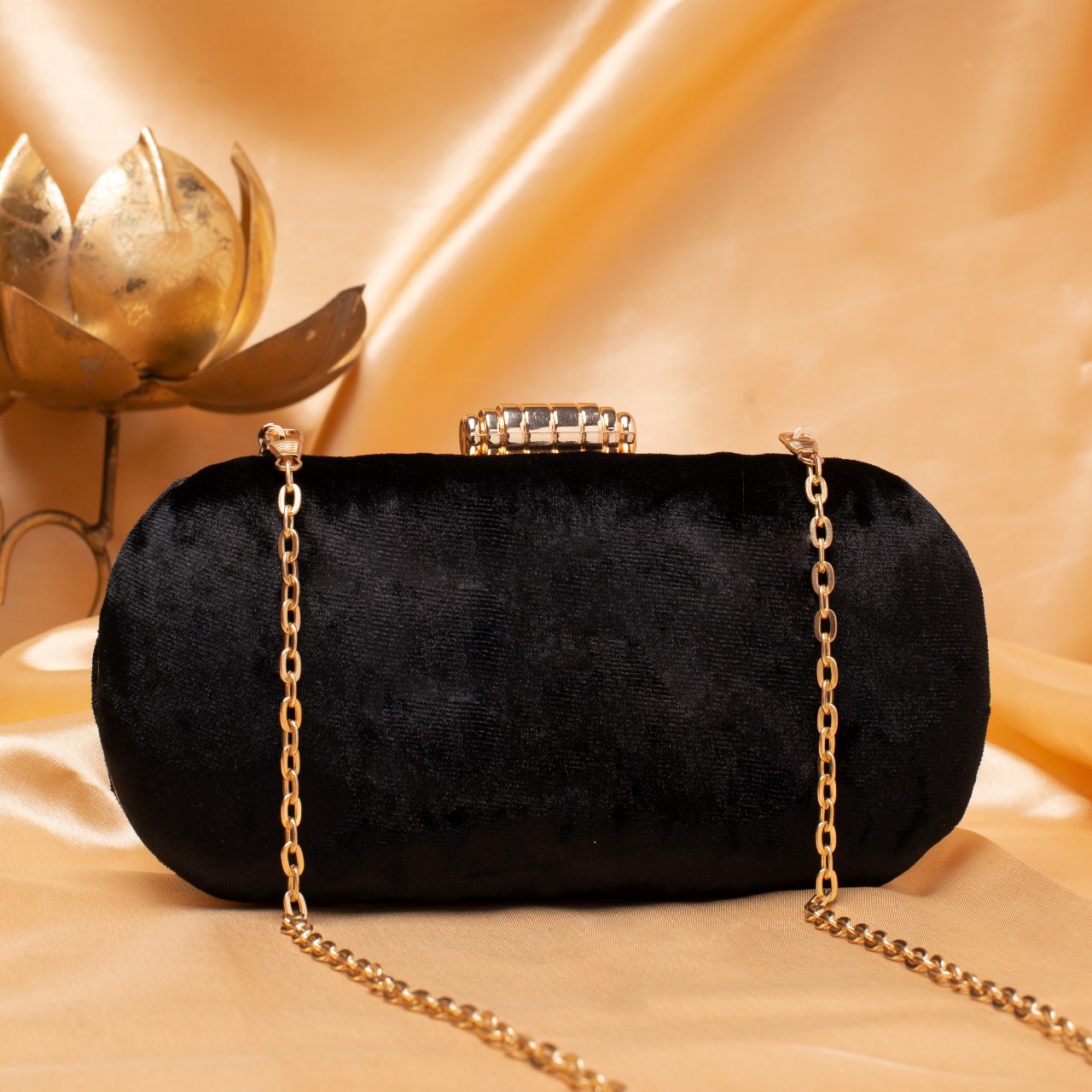 The Miraya clutch
